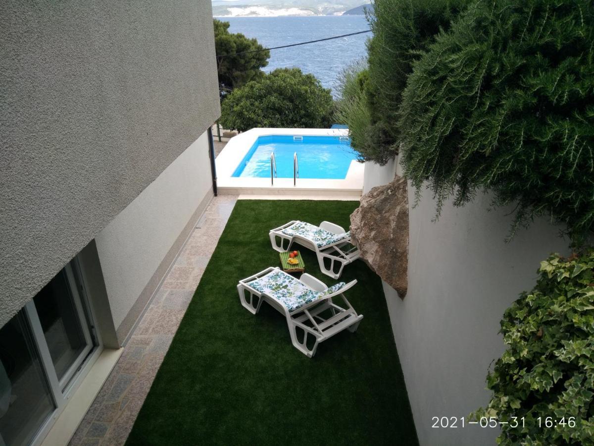 Private Pool And Sea View Apartment Omiš Esterno foto