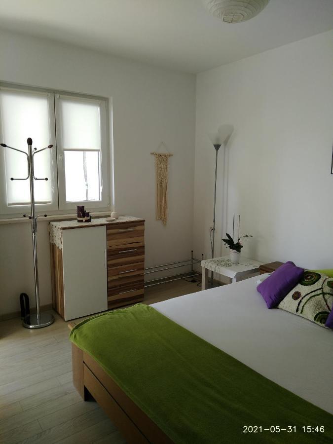 Private Pool And Sea View Apartment Omiš Esterno foto