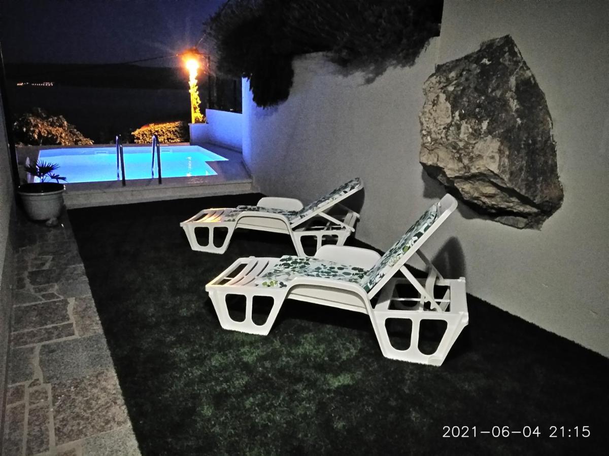 Private Pool And Sea View Apartment Omiš Esterno foto