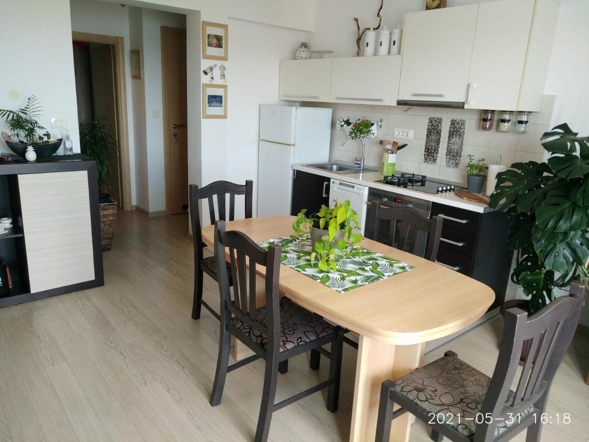 Private Pool And Sea View Apartment Omiš Esterno foto