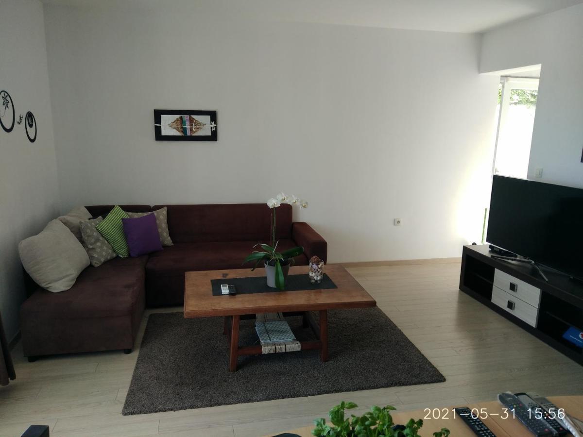 Private Pool And Sea View Apartment Omiš Esterno foto