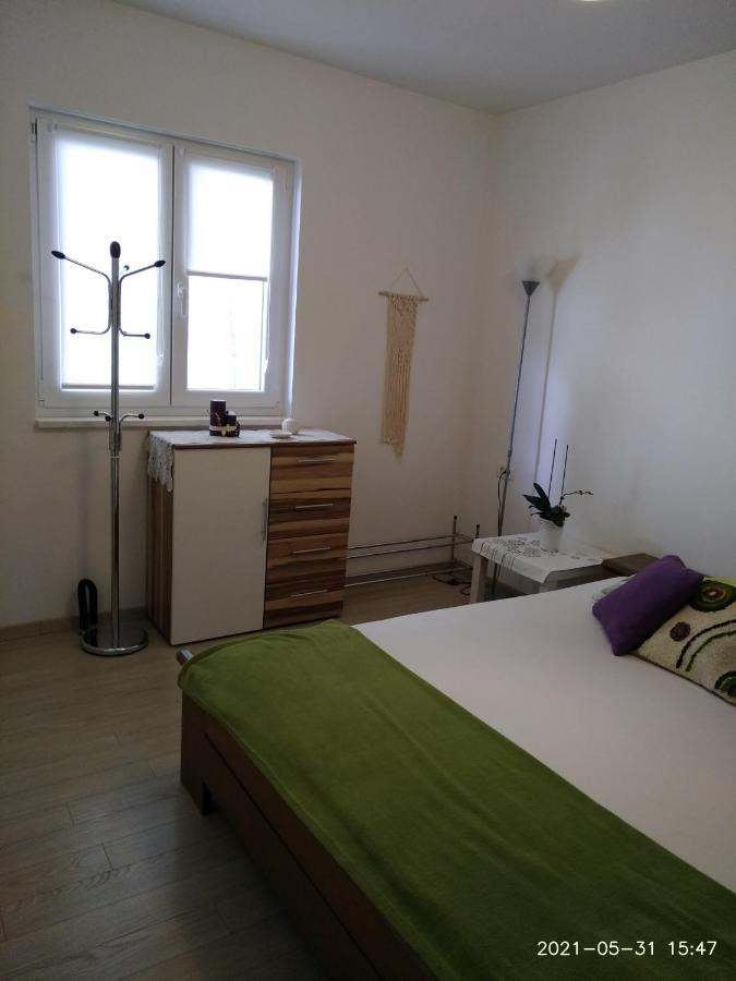 Private Pool And Sea View Apartment Omiš Esterno foto